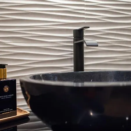 The Fourth - Where Four Becomes Apartamento Larissa