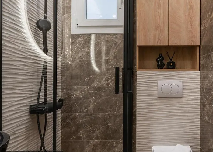 아파트 The Fourth - Where Four Becomes 라리사