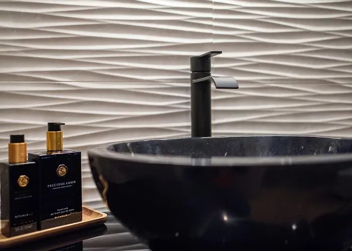 The Fourth - Where Four Becomes Apartamento Larissa