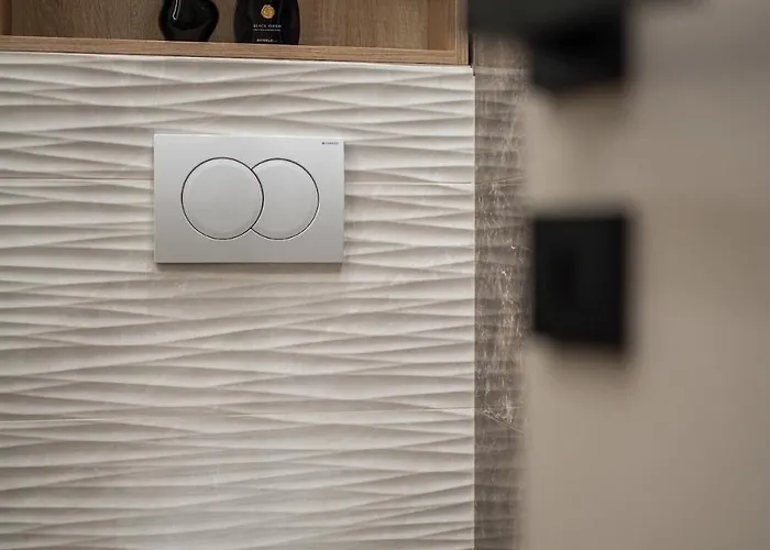 The Fourth - Where Four Becomes 라리사